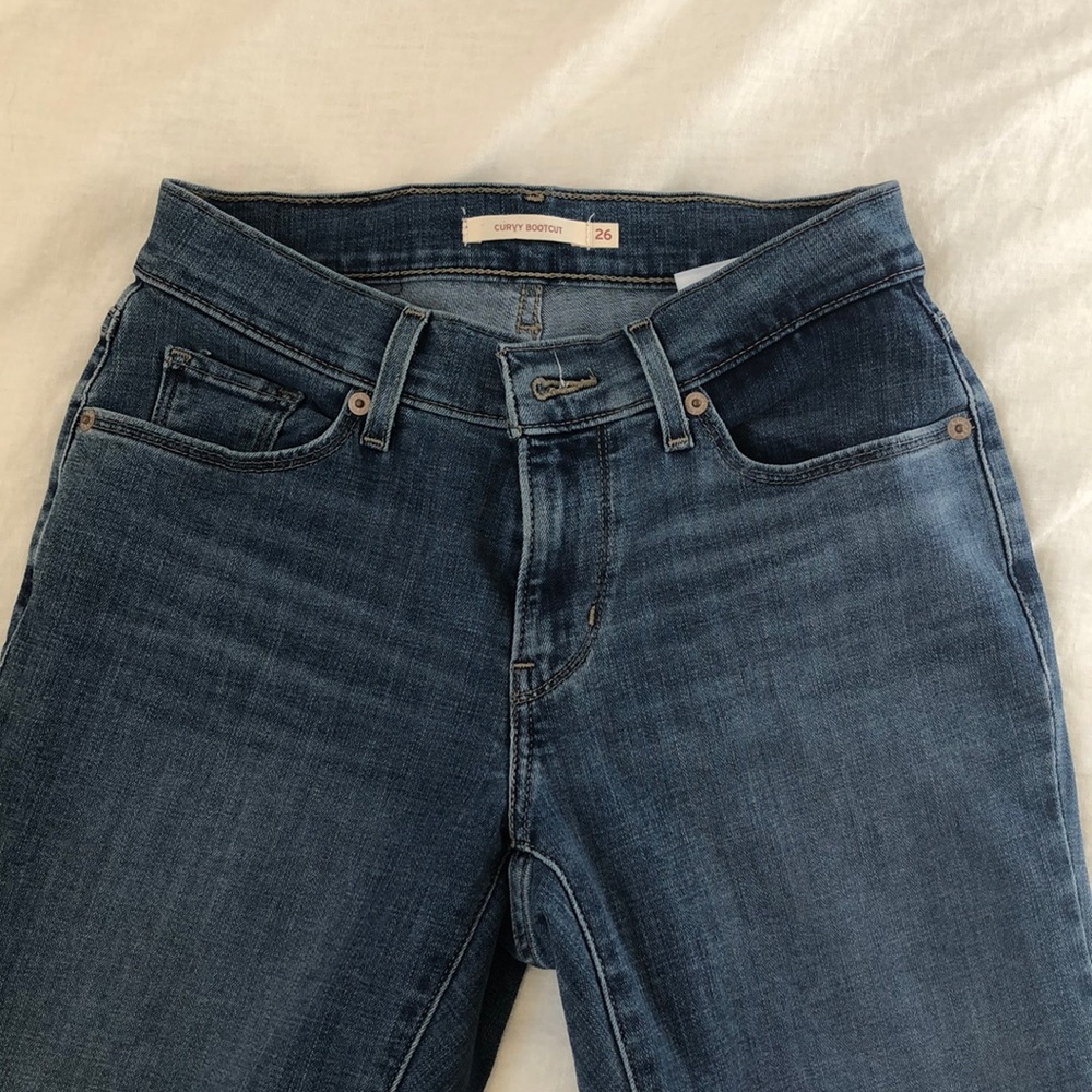 Levi's curvy bootcut jeans Size 26 almost new